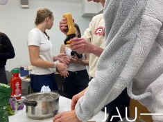 Kontinentu nakts skolā