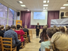 Ģimnāzijas debatētāji Nacionālajā debašu turnīrā Rīgas Āgenskalna  Valsts ģimnāzijā