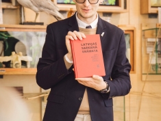 Seminārs dabaszinību skolotājiem un dāvanā 