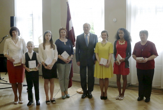 8. a klases skolniece Aiva Tālberga iegūst 3.vietu konkursā „Vēsture ap mums”
