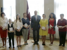8. a klases skolniece Aiva Tālberga iegūst 3.vietu konkursā „Vēsture ap mums”