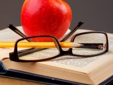 Bibliotēkā VISINTERESANTĀKĀ izstāde „KO LASA SKOLOTĀJI?”