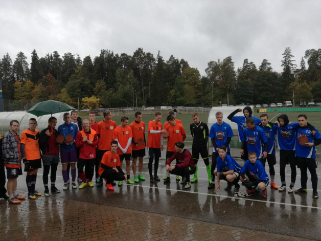 Zibensturnīrs futbolā starp valsts ģimnāzijām