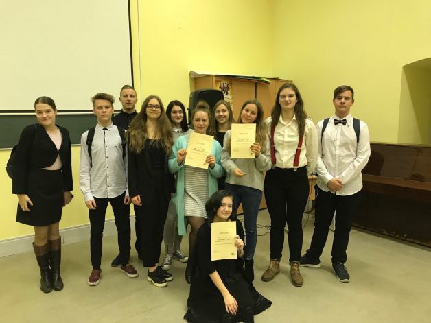 Ģimnāzijas debatētāji veiksmīgi startē Nacionālajā turnīrā!